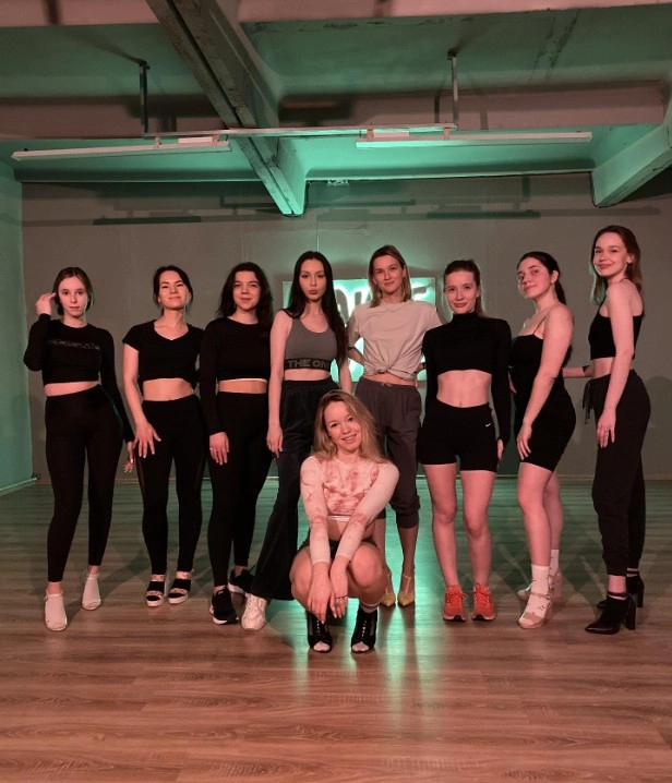 Студия танца Dance4you в Казани: Джаз-фанк, Вог, High heels, Контемп, Центры йоги, Детские танцы, Стретчинг,