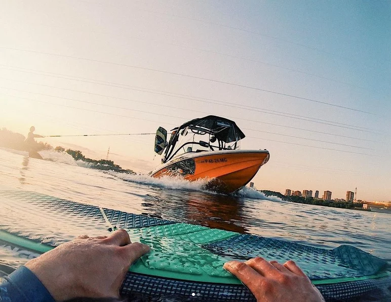 Вейкборд клуб WakeTeam в Москве: Вейкборд, Вейксерф, Водные Лыжи, Флайборд, Вейкборд в Бассейне, САП-серфинг,