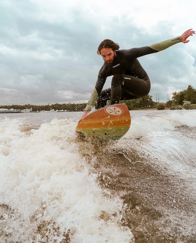 Вейкборд клуб WakeTeam в Москве: Вейкборд, Вейксерф, Водные Лыжи, Флайборд, Вейкборд в Бассейне, САП-серфинг,