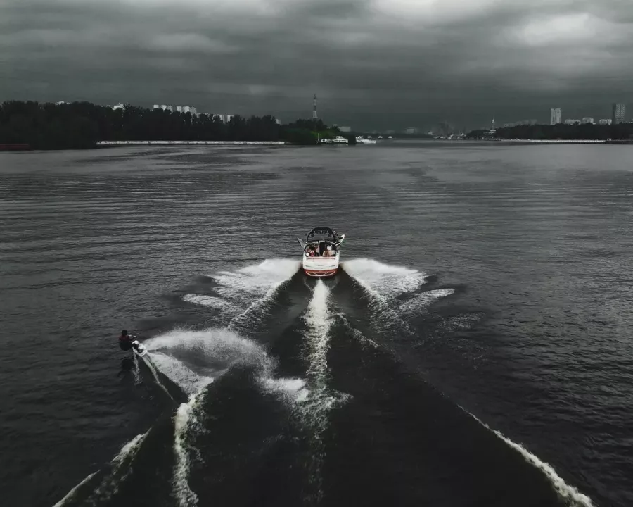 Вейкборд клуб WakeTeam в Москве: Вейкборд, Вейксерф, Водные Лыжи, Флайборд, Вейкборд в Бассейне, САП-серфинг,