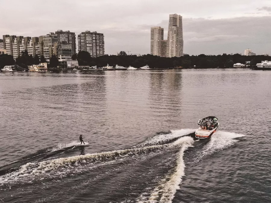 Вейкборд клуб WakeTeam в Москве: Вейкборд, Вейксерф, Водные Лыжи, Флайборд, Вейкборд в Бассейне, САП-серфинг,