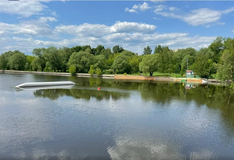 Wake-park DOLWAKE в Москве: Вейкборд, Водные Лыжи, Вейкскейт, Прокат оборудования , SUP-борды,