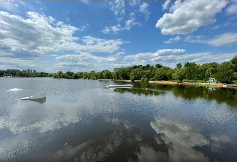 Wake-park DOLWAKE в Москве: Вейкборд, Водные Лыжи, Вейкскейт, Прокат оборудования , SUP-борды,