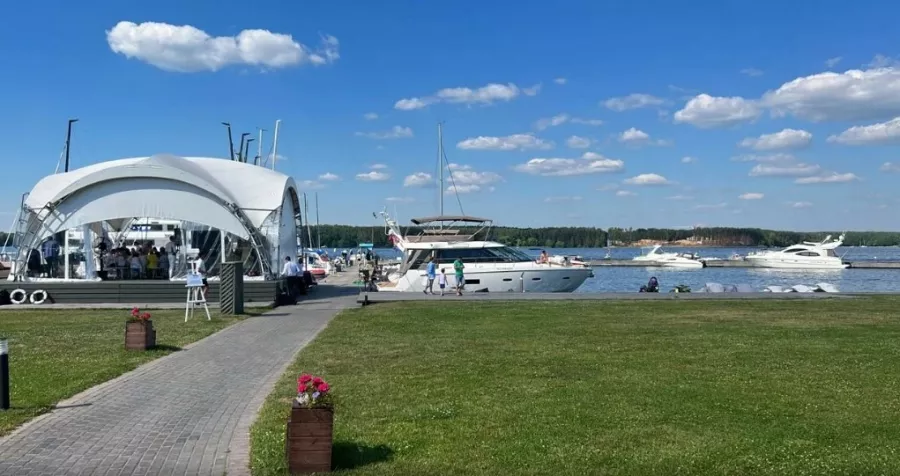 Вейк клуб Wake Mania в Москве: Вейксерфинг, Занятия с Инструктором, Вейкборд, Прокат оборудования, Активный Отдых,