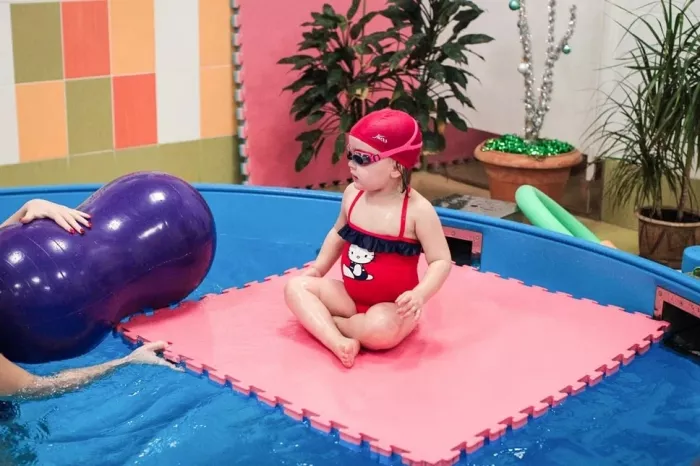 Детский бассейн "Лето".