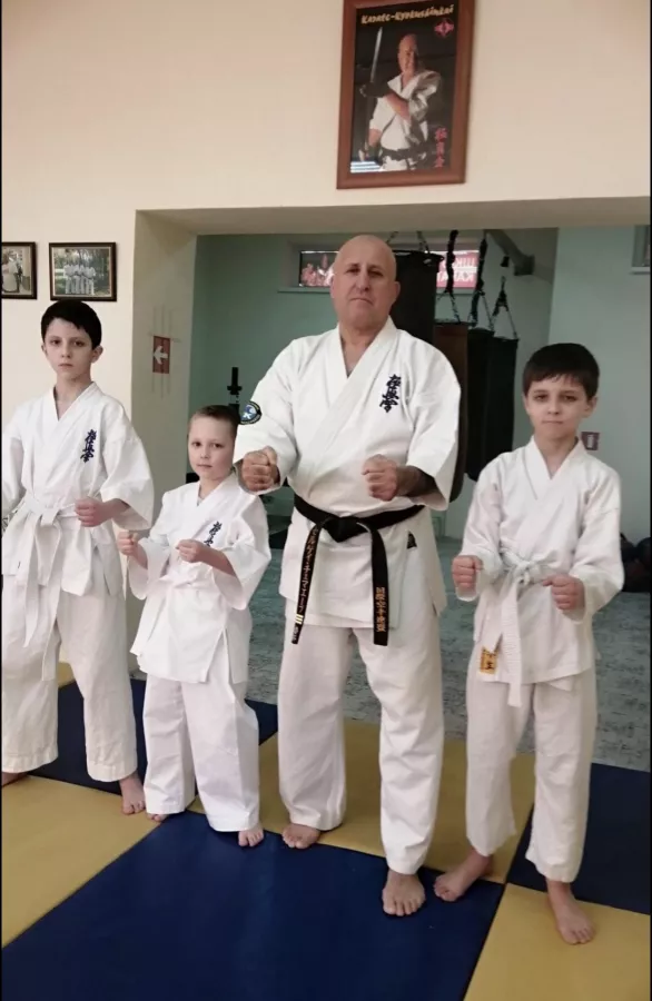 Спортивный клуб карате кёкусинкай Молния в Калининграде: Спортивный клуб, Спортивная секция, Каратэ , Кёкусинкай, Самооборона, Зал, Боевые искусства,