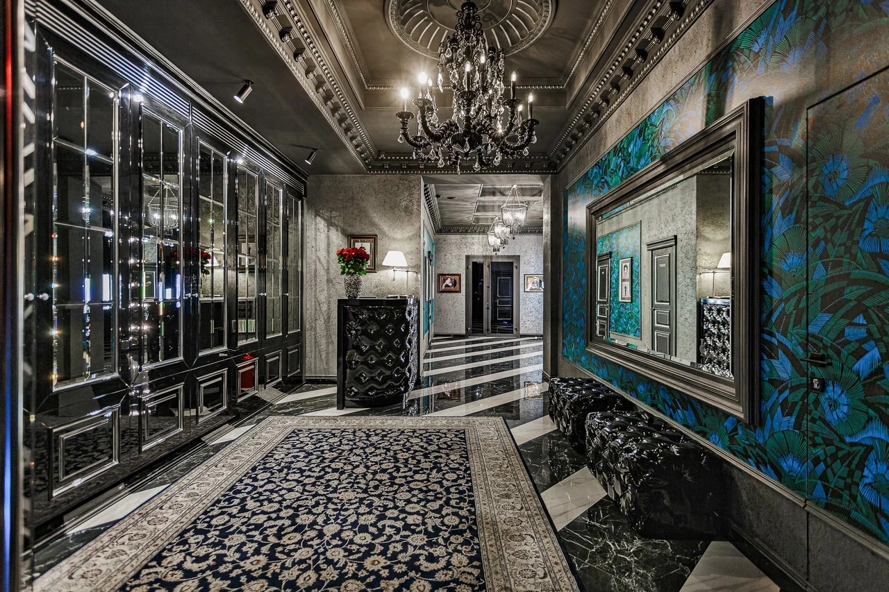 Караоке-клуб "Leps Bar".