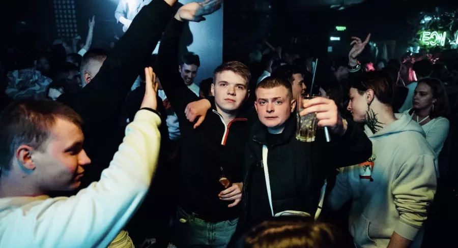 Ночной клуб BIZI MOSCOW в Москве: Бар, Вечеринки, Концерты, Ночной клуб, Чилим,