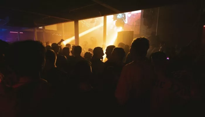 Ночной клуб "IZI"