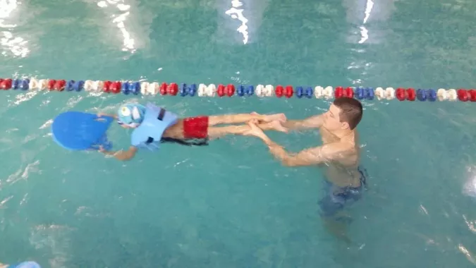 Школа спортивного и оздоровительного плавания "Aqua Delfin".