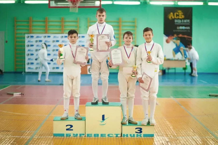 Фехтовальный СпортКлуб Буревестник в Новосибирске: Тренировка, Зал,