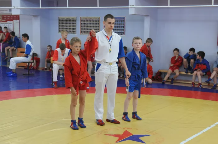 "Спортивная секция самбо".