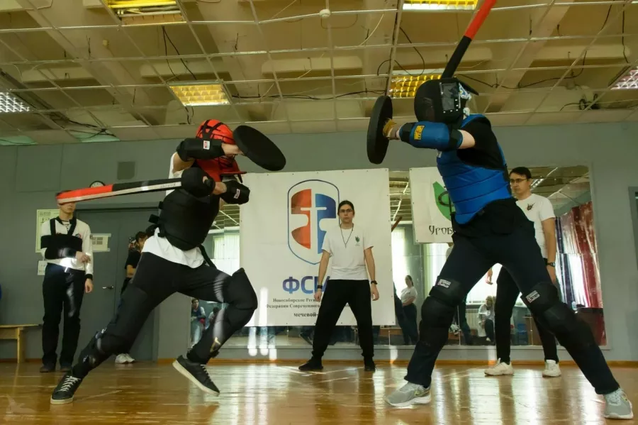 Клуб мечевого боя Современные рыцари в Новосибирске: Боевые искусства, Зал, Тренировка,