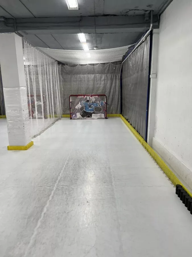 Бросковый зал HatTrick в Новосибирске: Зал, Тренировка, Хоккей,