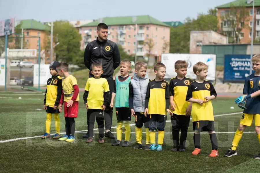 Детский футбольный клуб Футболион в Владивостоке: Футбол, Тренировка, Спортзал, Зал,