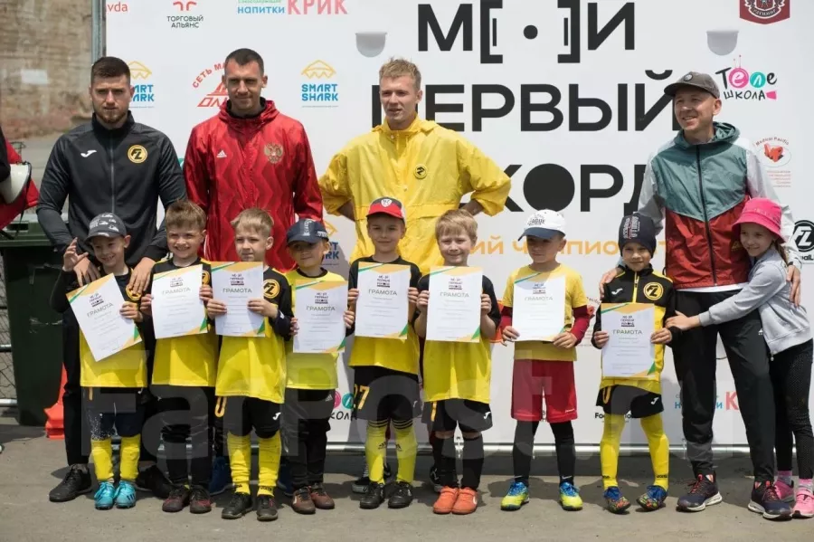 Детский футбольный клуб Футболион в Владивостоке: Футбол, Тренировка, Спортзал, Зал,