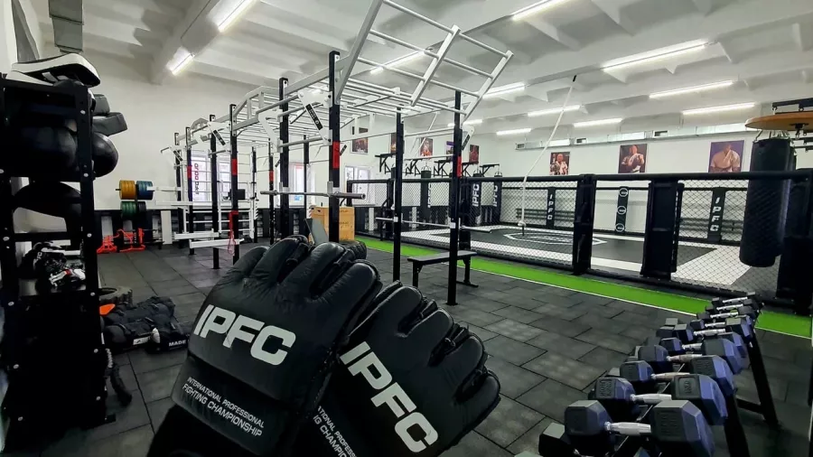 Зал единоборств IPFC Dojo в Владивостоке: Тренировка, Зал, Спортзал, Тренажерный зал,