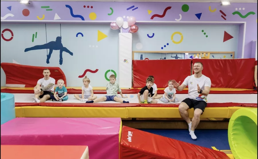 Гимнастический клуб International Gym в Москве: Гимнастика , Гибкость , Акробатика , Шпагат , Батут,