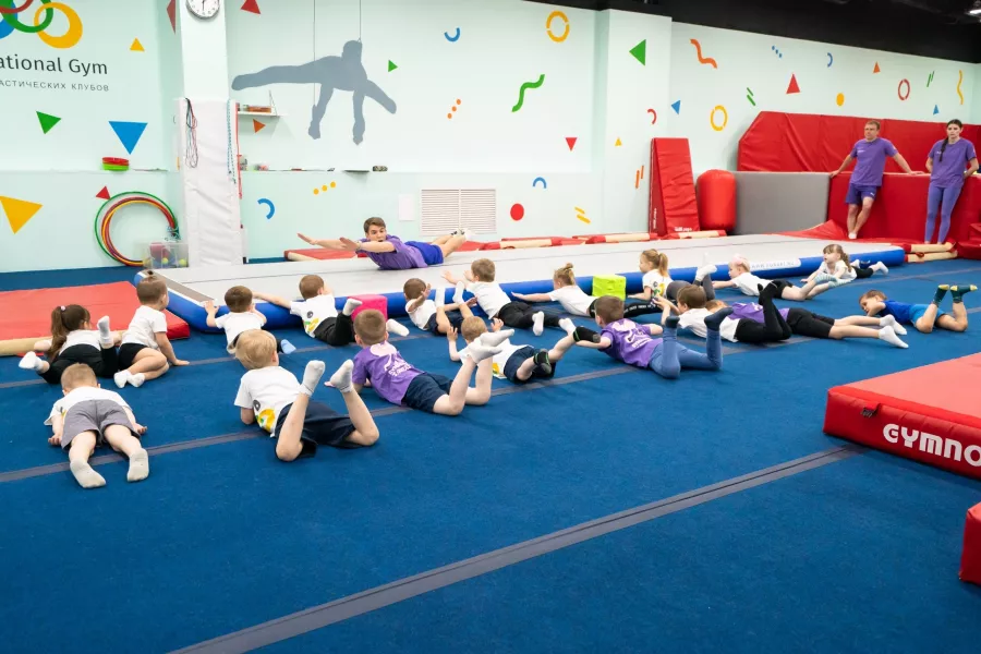 Гимнастический клуб International Gym в Москве: Гимнастика , Гибкость , Акробатика , Шпагат , Батут,