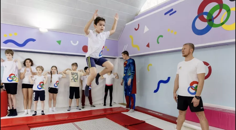 Гимнастический клуб International Gym в Москве: Гимнастика , Гибкость , Акробатика , Шпагат , Батут,