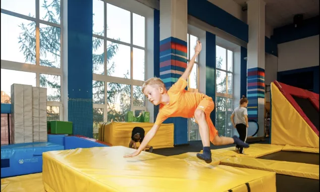 Батутный центр "Flip&fly"