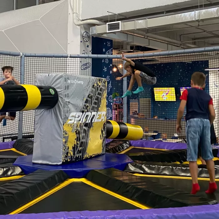 Батутный центр "Высота"