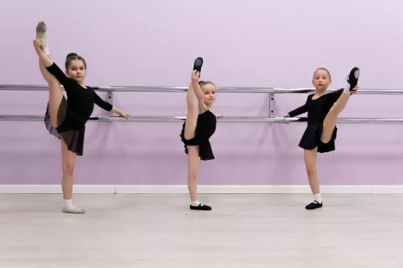 Танцевально-спортивная студия "Nonstop"