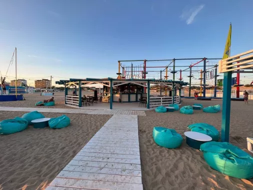 Бар "Montrè beach bar"