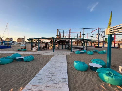 Бар Montrè beach bar  в  Анапе