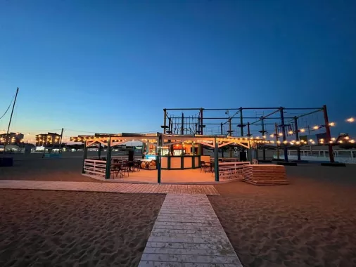 Бар "Montrè beach bar"