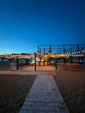 Бар "Montrè beach bar"