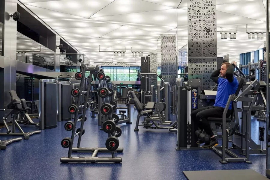 Фитнес-клуб EDGE Premium в Новосибирске: Зал, Бассейн, Тренировка, Фитнес,