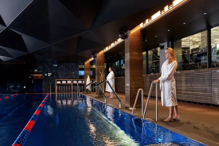 Фитнес-клуб EDGE Premium в Новосибирске: Зал, Бассейн, Тренировка, Фитнес,