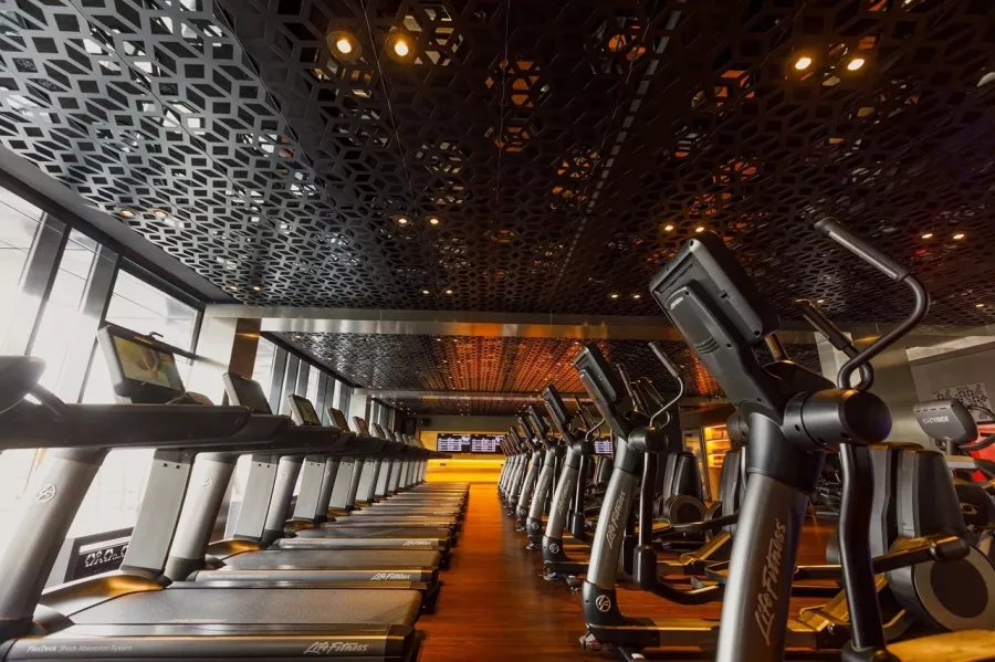 Фитнес-клуб EDGE Premium в Новосибирске: Зал, Бассейн, Тренировка, Фитнес,