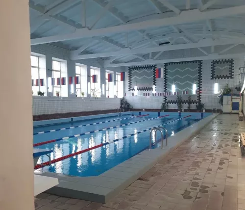 Бассейн Бригантина  в  Новосибирске