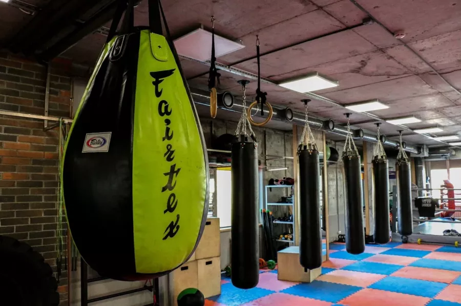 Школа тайского бокса в Новосибирске: Боевые искусства, Зал, Спортзал, Бокс, Тренировка, Спорт,