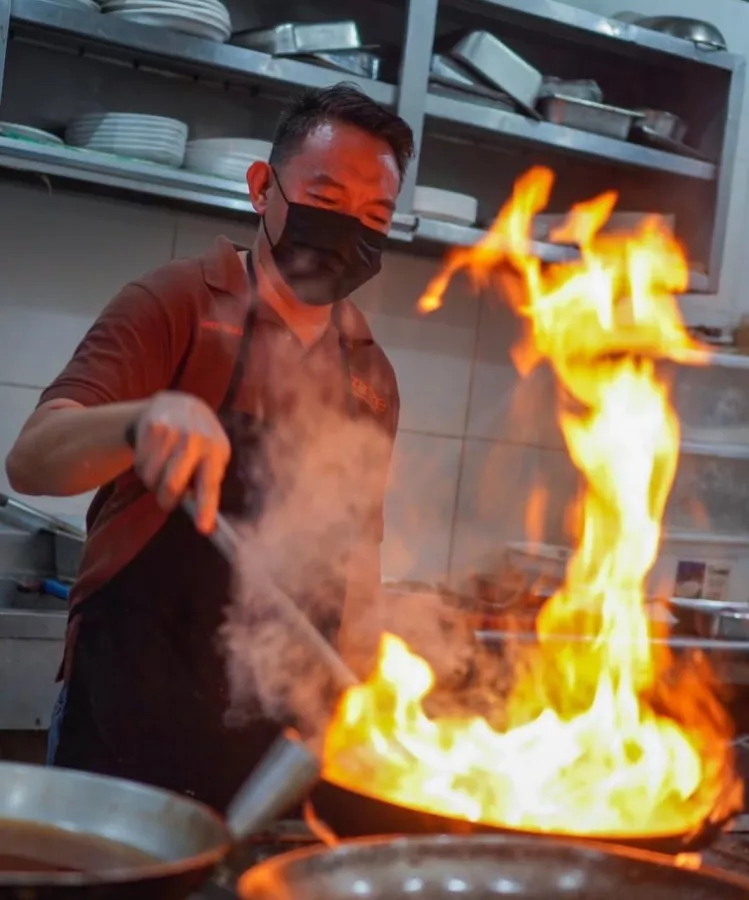 Ресторан Orange Karenderia в Себу: Еда, Ресторан,