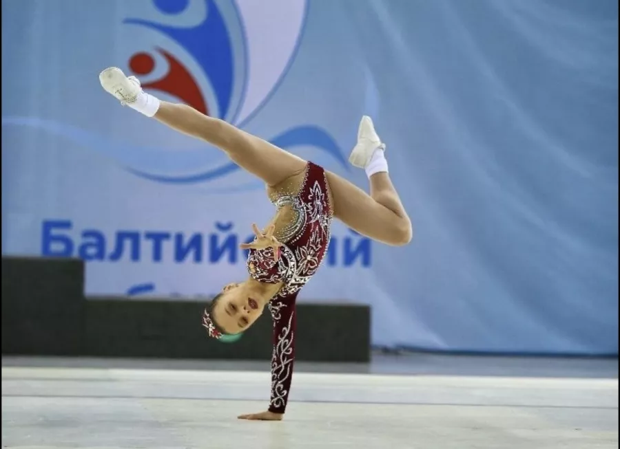 Детский спортивный клуб Шаг вперёд в Калининграде: Шпагат, Гимнастика, Развитие, Акробатика,