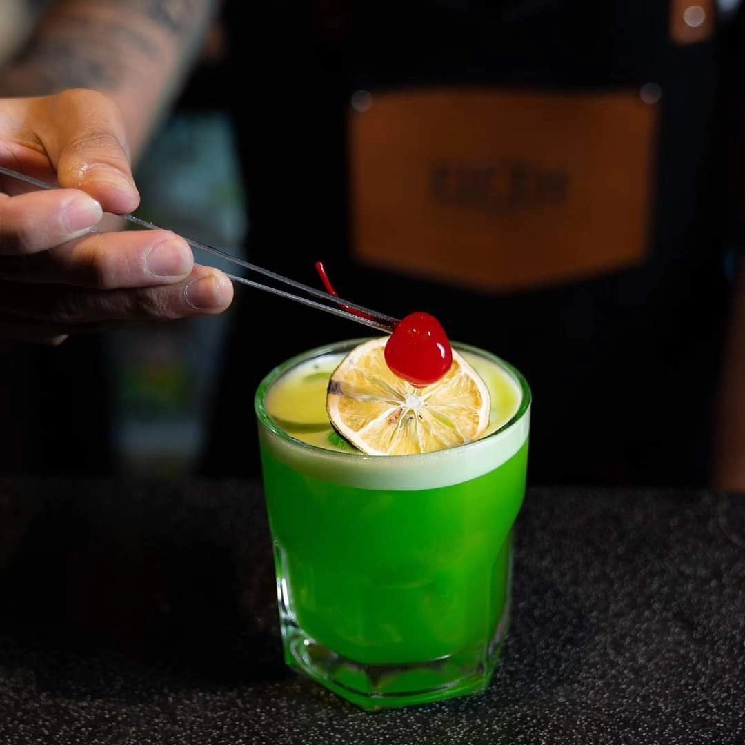 Бар «The Fifth Project»