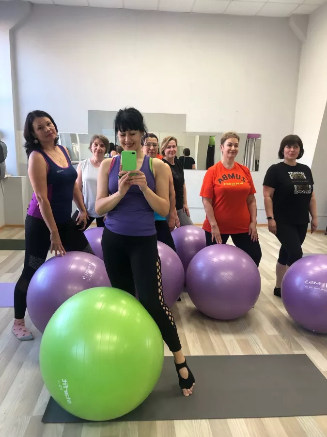 Студия танцев и фитнеса Мириданс в Калининграде: Развиваться, Движение , Растяжка , Брейк данс, Силовые тренировки ,