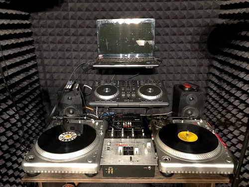 Студия звукозаписи Белый ШУМ  в  Калининграде