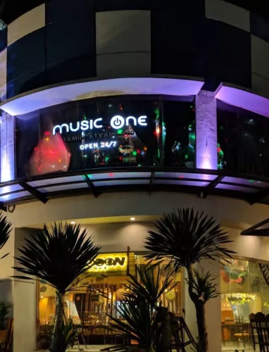 Караоке Music One  в  Себу