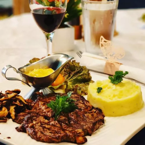 Кафе Cafe Des Amis  в  Себу