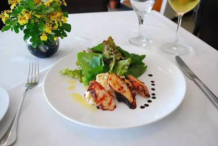 Ресторан Olio в Себу: Еда, Ресторан, Лаундж,