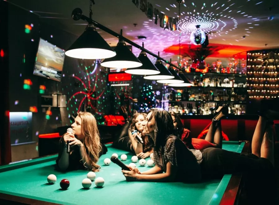 Бильярдный клуб VIP BAR в Новосибирске: Игра, Русский Бильярд, Пул,