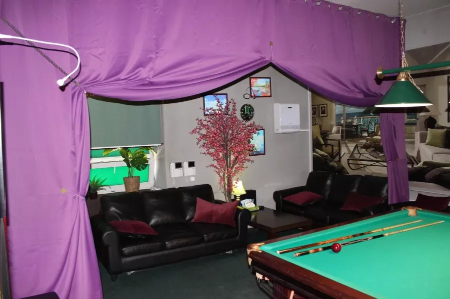 Бильярдный клуб VIP BAR в Новосибирске: Игра, Русский Бильярд, Пул,