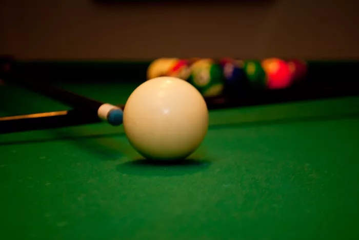 "Бильярдный зал 50/50"
