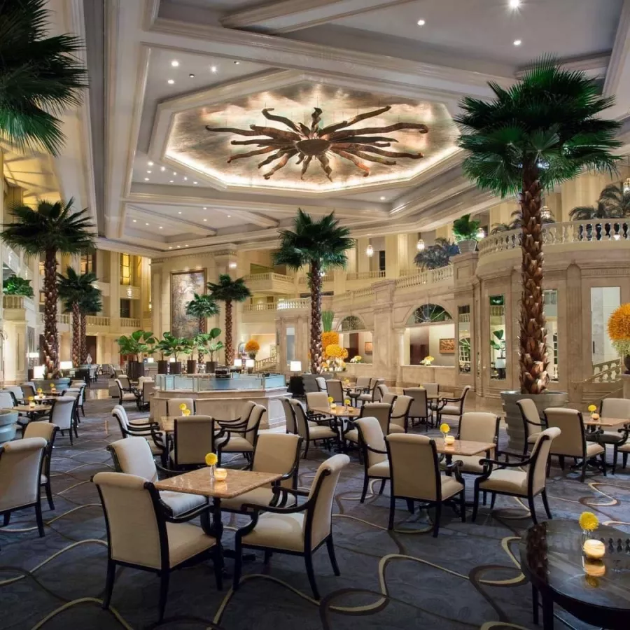 Отель Peninsula Manila в Манила: Отель 🏨 , Hotel, 5 звёзд , 5 stars,