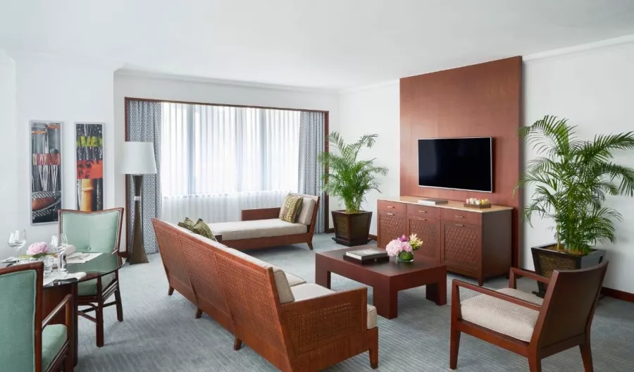 Отель Peninsula Manila в Манила: Отель 🏨 , Hotel, 5 звёзд , 5 stars,