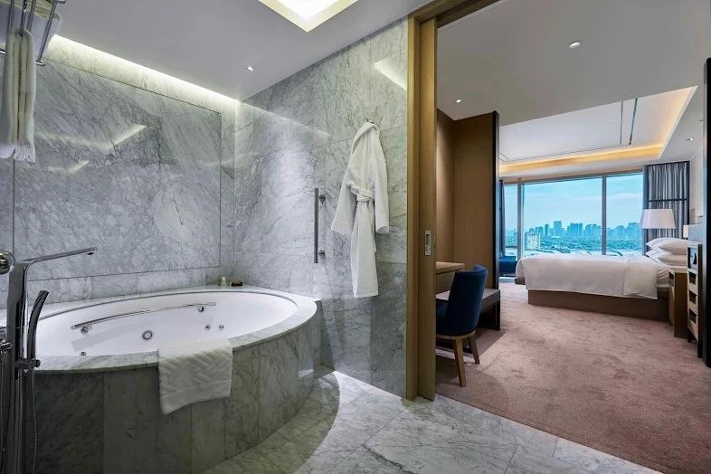 Отель Hilton Manila в Манила: Hotel, 5 звёзд , 5 stars, Отель,